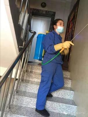 海倫小區(qū)疫情防控在行動(dòng) 全面開展消毒服務(wù)